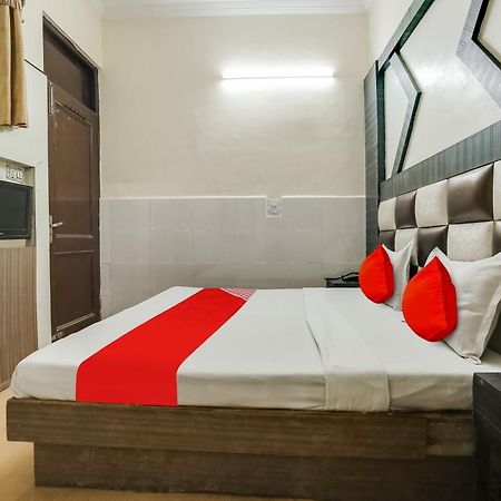 Oyo Hotel Shagun Chandīgarh Zewnętrze zdjęcie