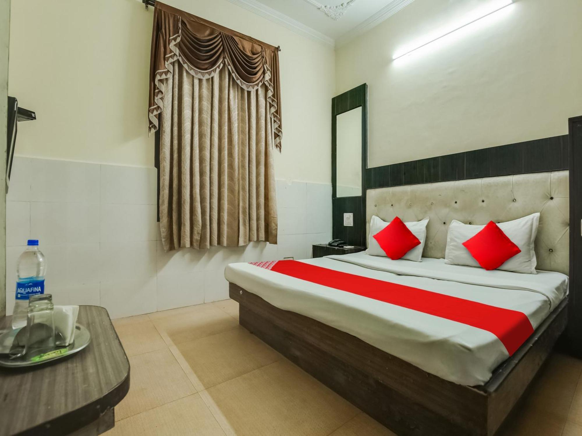 Oyo Hotel Shagun Chandīgarh Zewnętrze zdjęcie