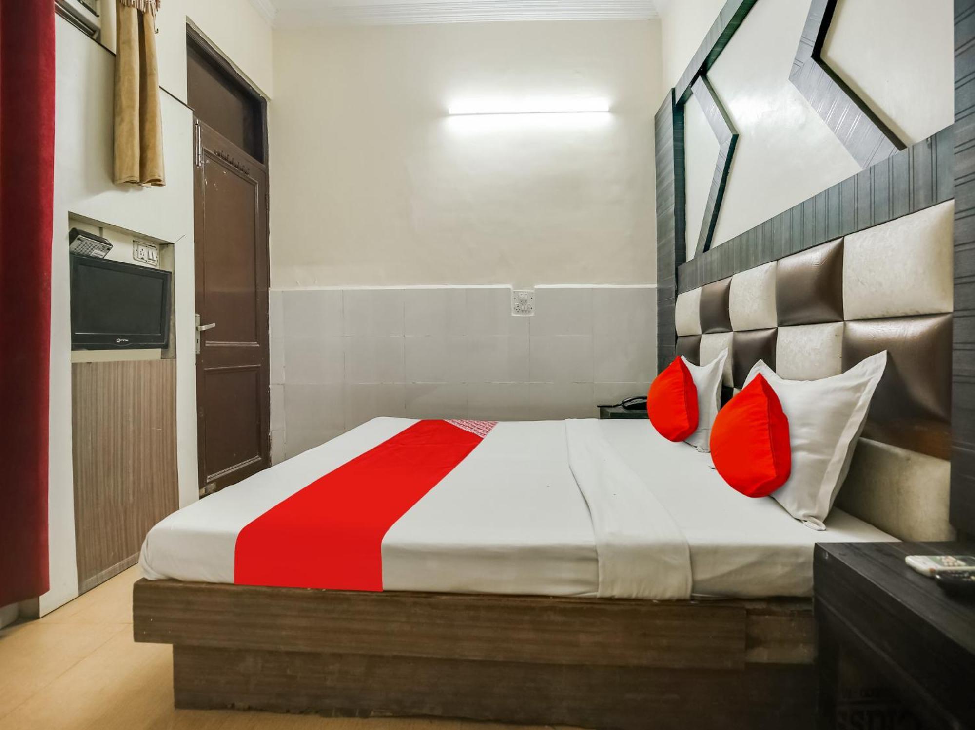 Oyo Hotel Shagun Chandīgarh Zewnętrze zdjęcie