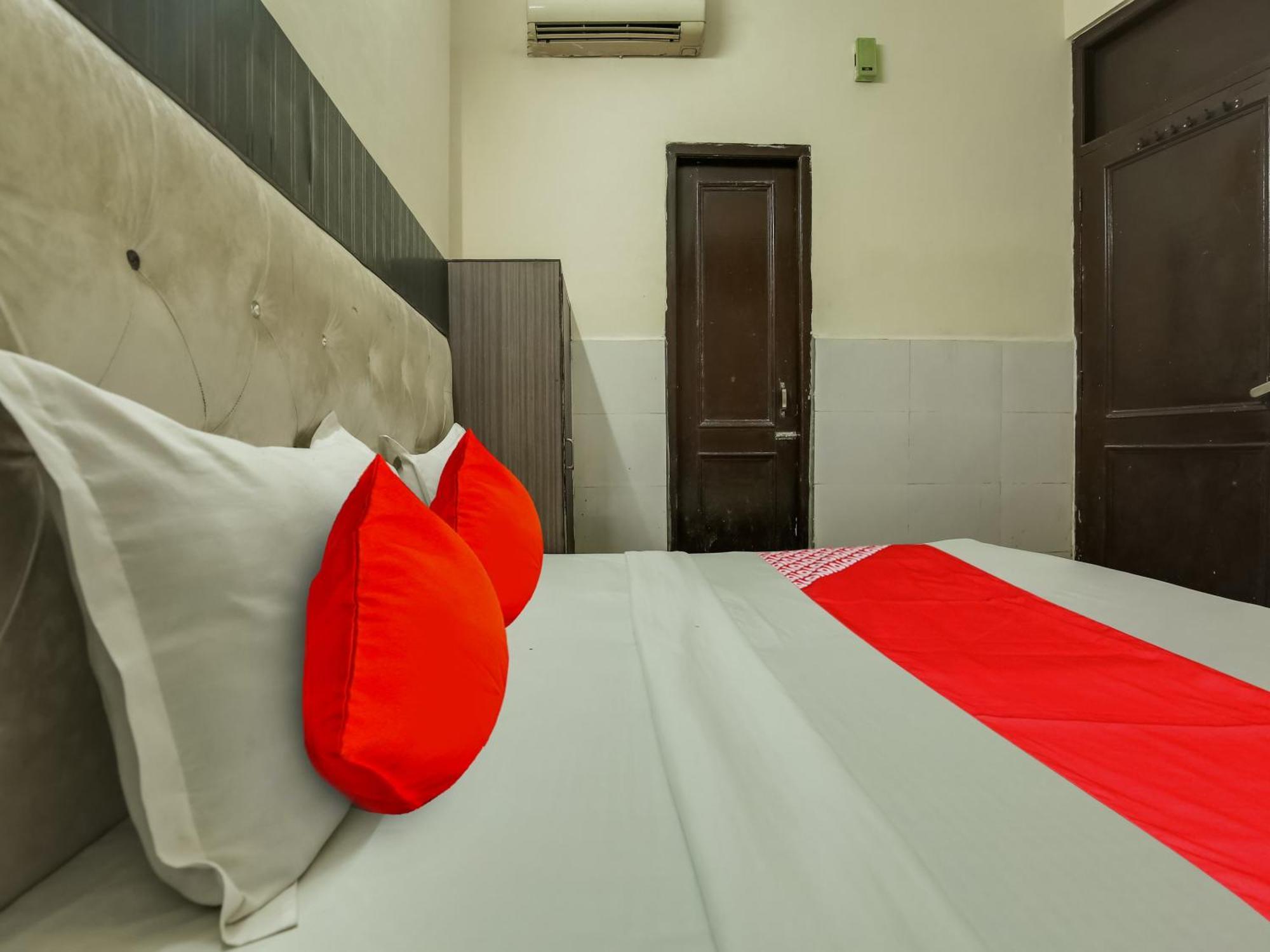 Oyo Hotel Shagun Chandīgarh Zewnętrze zdjęcie