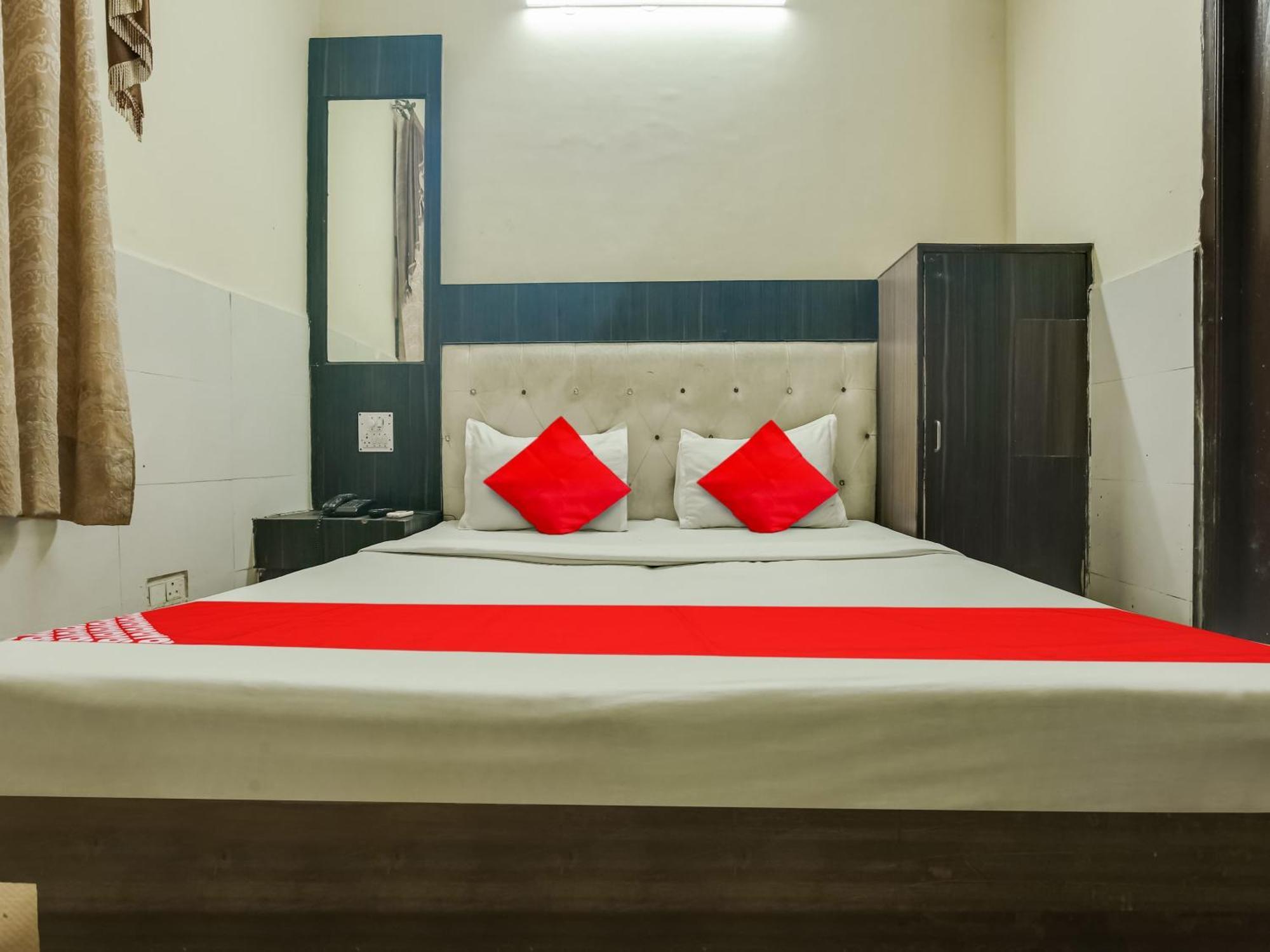 Oyo Hotel Shagun Chandīgarh Zewnętrze zdjęcie